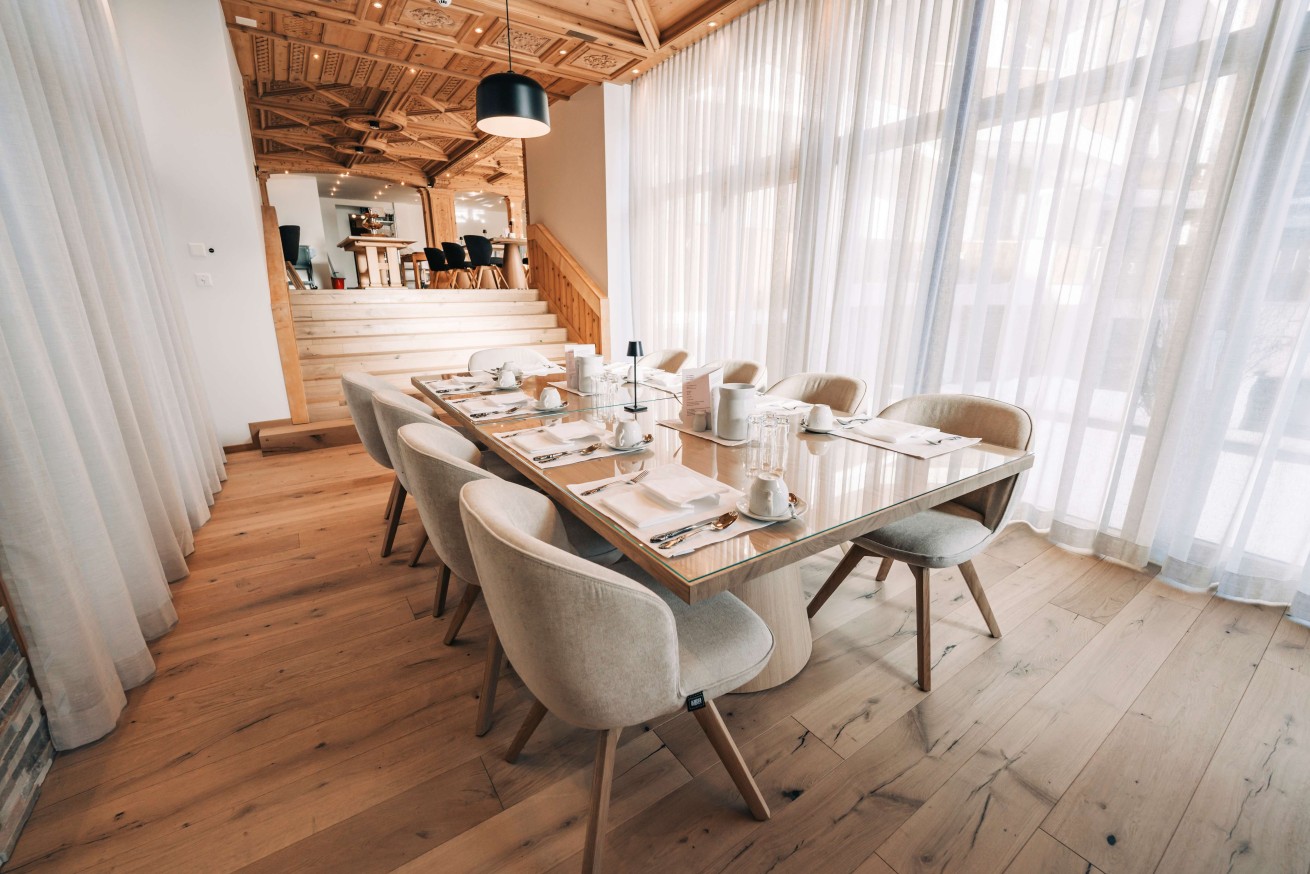 SWISS ALPINE HOTEL ALLALIN – Bestuhlung